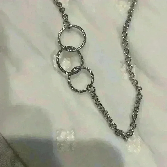 Banana Republic long necklace - Picture 2 of 3
